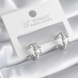 Mey İthalat® Pirinç Gümüş Renk Zirkon Taşlı Kadın Küpe