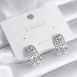 Mey İthalat® Pirinç Gümüş Renk Zirkon Taşlı Kadın Küpe