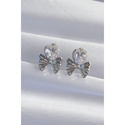 Mey İthalat® Pirinç Gümüş Renk Zirkon Taşlı Kalp Model Fiyonk Küpe