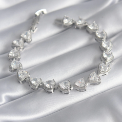 Mey İthalat® Pirinç Gümüş Renk Zirkon Taşlı Kalp Model VIP Seri Kadın Bileklik