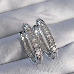 Mey İthalat® Pirinç Gümüş Renk Zirkon Taşlı Oval Model Küpe