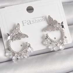 Mey İthalat® Pirinç Gümüş Renk Zirkon Taşlı Sallantı Detay Kelebek Model Kadın Küpe