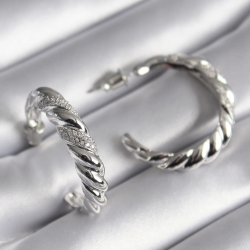 Mey İthalat® Pirinç Gümüş Renk Zirkon Taşlı Sarmal Model Kadın Küpe