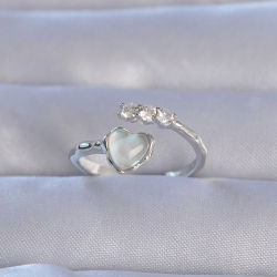 Mey İthalat® Pirinç Gümüş Renk Zirkon Taşlı Sedefli Kalp Model Ayarlanabilir Yüzük