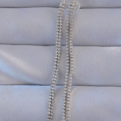 Mey İthalat® Pirinç Gümüş Renk Zirkon Taşlı Su Yolu Model Küpe