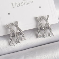 Mey İthalat® Pirinç Gümüş Renk Zirkon Taşlı X Model Sallantı Detay Kadın Küpe