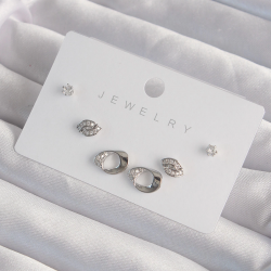 Mey İthalat® Pirinç Gümüş Renk Zirkon Taşlı Yaprak Model Küpe Seti