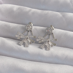 Mey İthalat® Pirinç Gümüş Renk Zirkon Taşlı Yassı Fiyonk Model Küpe