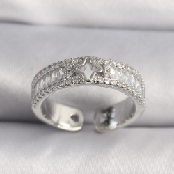 Mey İthalat® Pirinç Gümüş Renk Zirkon Taşlı Yıldız İşleme VIP Seri Kadın Yüzük