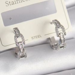 Mey İthalat® Pirinç Gümüş Renk Zirkon Taşlı Zincir Model Kadın Küpe