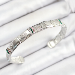 Mey İthalat® Pirinç Karışık Zirkon Taşlı Çiçek Model Gümüş Renk Altı Açık Kadın Bileklik