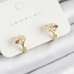 Mey İthalat® Pirinç Papatya Model Gold Renk Çocuk Küpe