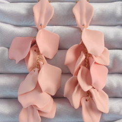 Mey İthalat® Pirinç Pudra Renk Sallantılı Yaprak Model Küpe