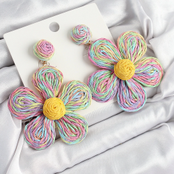 Mey İthalat® Pirinç Rainbow Papatya Model Gold Renk Kadın Hasır Küpe