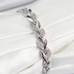 Mey İthalat® Pirinç Zirkon Taşlı Balık Kuyruğu Model Gümüş Renk Kadın Bileklik