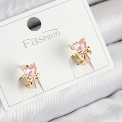 Mey İthalat® Pirinç Zirkon Taşlı Fiyonklu Kalp Model Gold Renk Çocuk Küpe