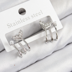 Mey İthalat® Pirinç Zirkon Taşlı İnci Detaylı Balık Kuyruğu Model Gümüş Renk Kadın Küpe