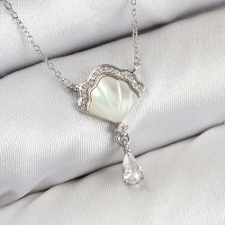 Mey İthalat® Pirinç Zirkon Taşlı İstiridye Model Gümüş Renk Kadın Kolye