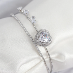 Mey İthalat® Pirinç Zirkon Taşlı Kalp Model Gümüş Renk Kadın Bileklik