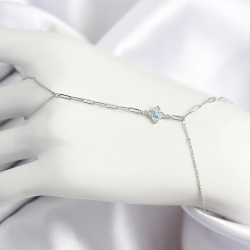 Mey İthalat® Pirinç Zirkon Taşlı Mavi Boncuklu Yonca Model Gümüş Renk Şahmeran