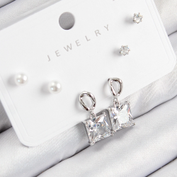 Mey İthalat® Pirinç Zirkon Taşlı Sallantılı Kare Model Gümüş Renk 925 Ayar Gümüş Çivi Kadın Küpe Set