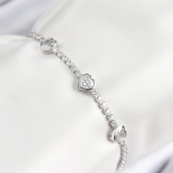 Mey İthalat® Pirinç Zirkon Taşlı Sıralı Kalp Model Gümüş Renk Asansörlü Kadın Bileklik