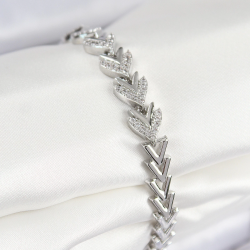 Mey İthalat® Pirinç Zirkon Taşlı Sıralı Ok Model Gümüş Renk Kadın Bileklik