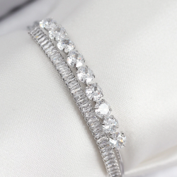 Mey İthalat® Pirinç Zirkon Taşlı Su Yolu Model Gümüş Renk Kadın Bileklik