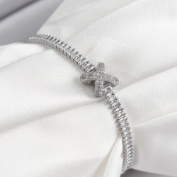 Mey İthalat® Pirinç Zirkon Taşlı X Detaylı Su Yolu Model Gümüş Renk Asansörlü Kadın Bileklik