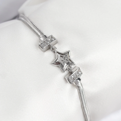 Mey İthalat® Pirinç Zirkon Taşlı Yıldız Model Gümüş Renk Kadın Bileklik