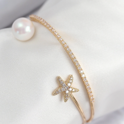 Mey İthalat® Pirinç Zirkon Taşlı Yıldız Ve İnci Model Gold Renk Kadın Bileklik
