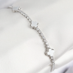 Mey İthalat® Pirinç Zirkon Taşlı Yonca Model Gümüş Renk Kadın Bileklik