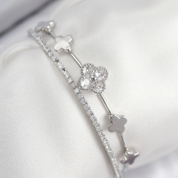 Mey İthalat® Pirinç Zirkon Taşlı Yonca Model Gümüş Renk Kadın Bileklik