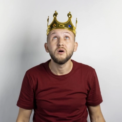 Mey İthalat® Plastik Kral Tacı Altın Renk Yetişkin Boy 55 cm