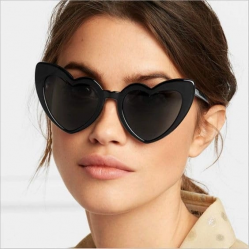 Mey İthalat® Siyah Renk Kalp Şekilli Parti Gözlüğü 15x5 cm