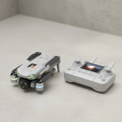 Mey İthalat® Tek Tuşla Kalkış İniş Özellikli Katlanabilir Drone