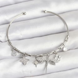 Mey İthalat® Yusufçuk Charmlı Gümüş Renk Pirinç Kadın Bileklik