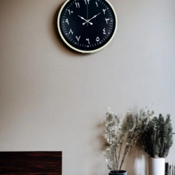 Mey İthalat® 36 Cm Krem Arapça Rakamlı Duvar Saati