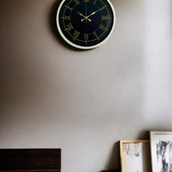 Mey İthalat® 36 Cm Krem Roma Rakamlı Duvar Saati