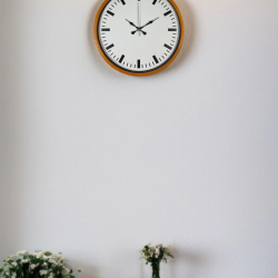 Mey İthalat® 36 Cm Turuncu Sade Şık Duvar Saati