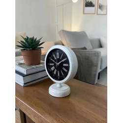 Mey İthalat® Beyaz Kontrast Tasarım 25 x 20 Cm Metal Masa Saati