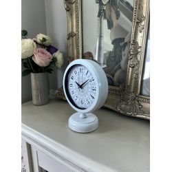 Mey İthalat® Beyaz Motifli 25 x 20 Cm Metal Masa Saati