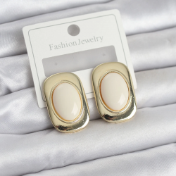 Mey İthalat® Beyaz Renk Kare Model Vintage Kadın Küpe