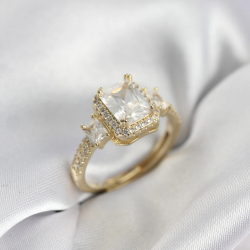 Mey İthalat® Gold Renk Kare Baget Zirkon Taşlı Tek Taş Model Kadın Yüzük