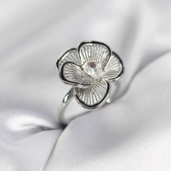 Mey İthalat® Gümüş Renk Çiçek Model Vintage Kadın Yüzük