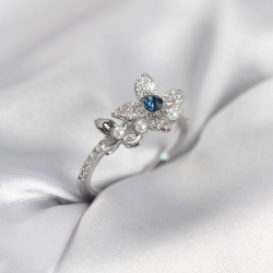 Mey İthalat® Gümüş Renk Çiçek Model Zirkon Taşlı Kadın Yüzük