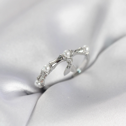 Mey İthalat® Gümüş Renk Sallantılı Kemik Model Kadın Yüzük