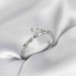 Mey İthalat® Gümüş Renk Sarmal Zincir Model Tek Taş Model Zirkon Taşlı Kadın Yüzük