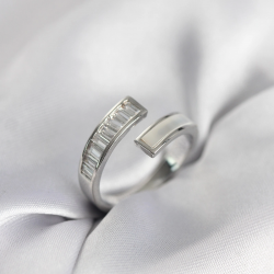 Mey İthalat® Gümüş Renk Sedefli Baget Zirkon Taşlı Kadın Yüzük