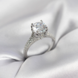 Mey İthalat® Gümüş Renk Tek Taş Model Zirkon Taşlı Kadın Yüzük